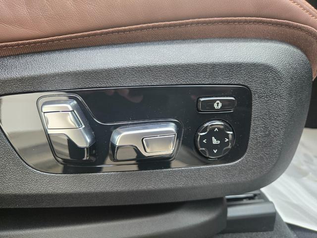 Ｘ７ Ｍ６０ｉ　ｘＤｒｉｖｅ　認定中古車　７人乗り　サンルーフ　ソフトクローズドア　保温保冷カップホルダ　マッサージシート　ヘッドアップディスプレイ　地デジ　オートホールド　トップビューカメラ　アンビエントライト（35枚目）