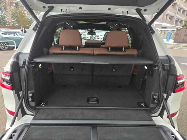 Ｘ７ Ｍ６０ｉ　ｘＤｒｉｖｅ　認定中古車　７人乗り　サンルーフ　ソフトクローズドア　保温保冷カップホルダ　マッサージシート　ヘッドアップディスプレイ　地デジ　オートホールド　トップビューカメラ　アンビエントライト（53枚目）