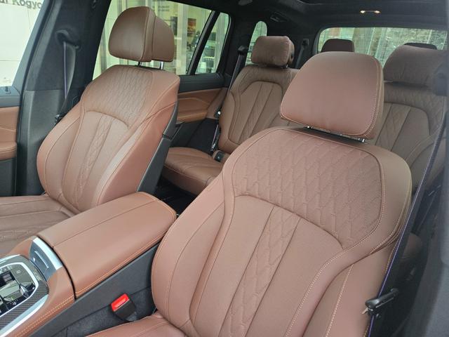 Ｘ７ Ｍ６０ｉ　ｘＤｒｉｖｅ　認定中古車　７人乗り　サンルーフ　ソフトクローズドア　保温保冷カップホルダ　マッサージシート　ヘッドアップディスプレイ　地デジ　オートホールド　トップビューカメラ　アンビエントライト（58枚目）