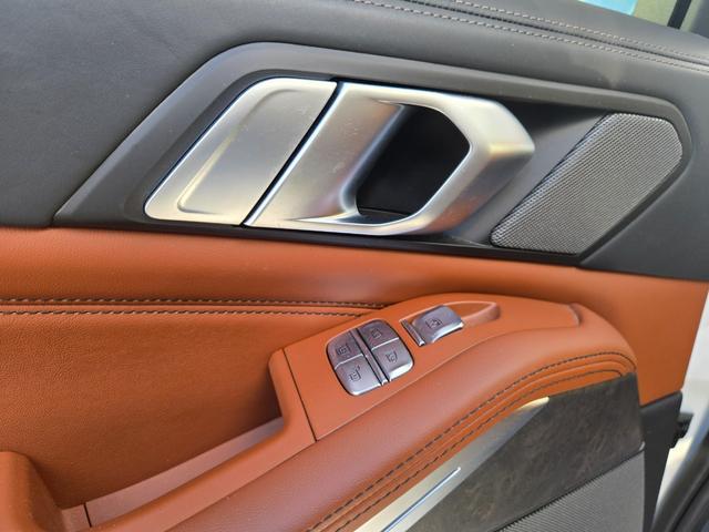 �P�O�O���ړ_���Ə������i�����F�_���E�����́A�h�C�c�{�ЂƓ��l�̋���E�P�����󂯂���僁�J�j�b�N���A�P�O�O���ڂɂ��y�ԉӏ���O��I�Ɍ������`�F�b�N�B