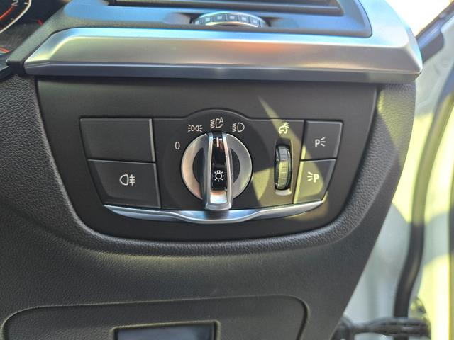 �P�O�O���ړ_���Ə������i�����F�_���E�����́A�h�C�c�{�ЂƓ��l�̋���E�P�����󂯂���僁�J�j�b�N���A�P�O�O���ڂɂ��y�ԉӏ���O��I�Ɍ������`�F�b�N�B