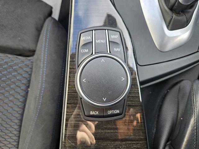 ３シリーズ ３２０ｉ　ｘＤｒｉｖｅ　Ｍスポーツ　認定中古車　シートヒーター　電動シート　ＥＴＣ内蔵ルームミラー　アイドリングストップ　リアビューカメラ　オートライト　オートワイパー　クルーズコントロール　ＬＥＤヘッドライト（3枚目）