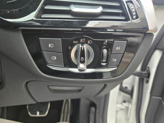 �P�O�O���ړ_���Ə������i�����F�_���E�����́A�h�C�c�{�ЂƓ��l�̋���E�P�����󂯂���僁�J�j�b�N���A�P�O�O���ڂɂ��y�ԉӏ���O��I�Ɍ������`�F�b�N�B