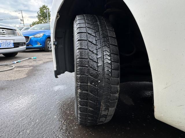 ステラ カスタムＲリミテッド　４ＷＤ　エコアイドル　プッシュスタート　アルミホイール　スマートキー（20枚目）