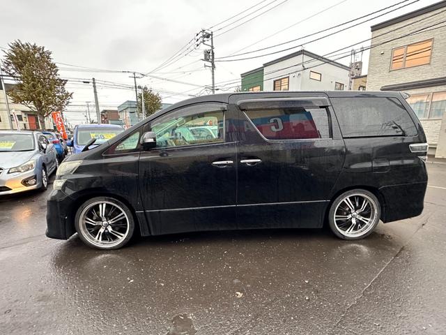ヴェルファイア ２．４Ｚ　４ＷＤＨＤＤナビ　Ｂｌｕｅｔｏｏｔｈ　地デジ　両側パワースライドドア　フリップダウンモンター　プッシュスタート　横滑り防止装置　コーナーセンサー　ＥＴＣ　　社外アルミホイール夏　バックモニター（4枚目）