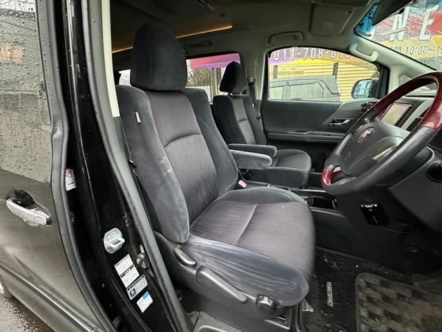 ヴェルファイア ２．４Ｚ　４ＷＤＨＤＤナビ　Ｂｌｕｅｔｏｏｔｈ　地デジ　両側パワースライドドア　フリップダウンモンター　プッシュスタート　横滑り防止装置　コーナーセンサー　ＥＴＣ　　社外アルミホイール夏　バックモニター（11枚目）