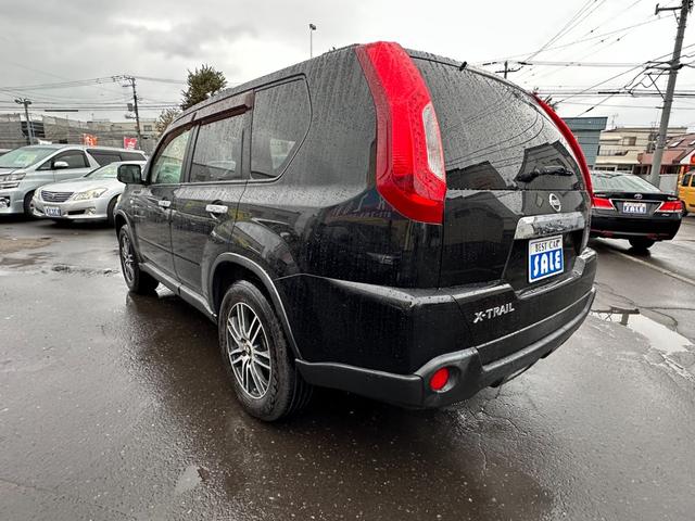 エクストレイル ２０Ｘ　４ＷＤ　社外ディスプレイオーディオ　前後シートヒーター　４ＷＤ切り替スイッチ　　横滑り防止装置　ＥＴＣ　ヒルディセントコントロール　社外アルミホイール夏（5枚目）