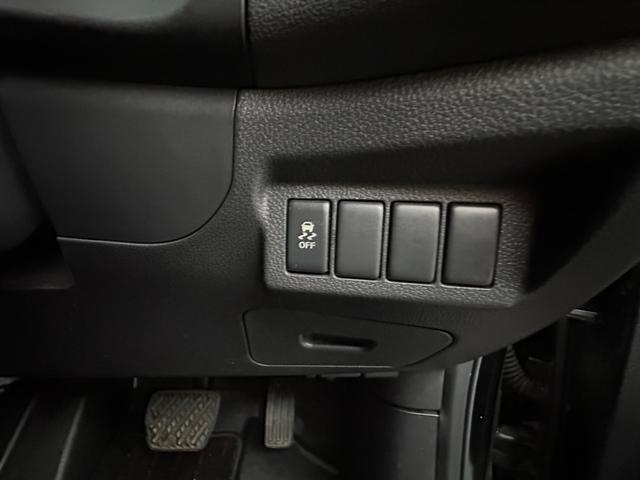 エクストレイル ２０Ｘ　４ＷＤ　社外ディスプレイオーディオ　前後シートヒーター　４ＷＤ切り替スイッチ　　横滑り防止装置　ＥＴＣ　ヒルディセントコントロール　社外アルミホイール夏（11枚目）