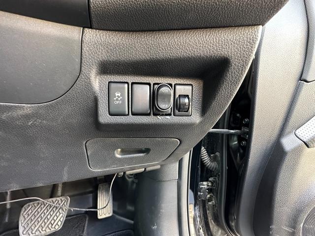 エクストレイル 20S 4WD 社外CD/MDオーディオ 横滑り防止装置 ETC 4WD切り替スイッチ ヒルディセントコントロール 社外アルミホイール夏 社外アルミホイール冬(12枚目)