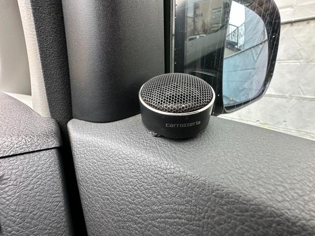 ヴェルファイア ２．４Ｚ　プラチナセレクションＩＩ　タイプゴールド　４ＷＤ寒冷地仕様　両側パワースライドドア　ＡＬＰＩＮＥフリップダウンモニター　ナビ　地デジ　ビルトインＥＴＣ　コーナーセンサー　横滑り防止装置　パワーバックドア　社外アルミホイール夏　バックモニター（18枚目）