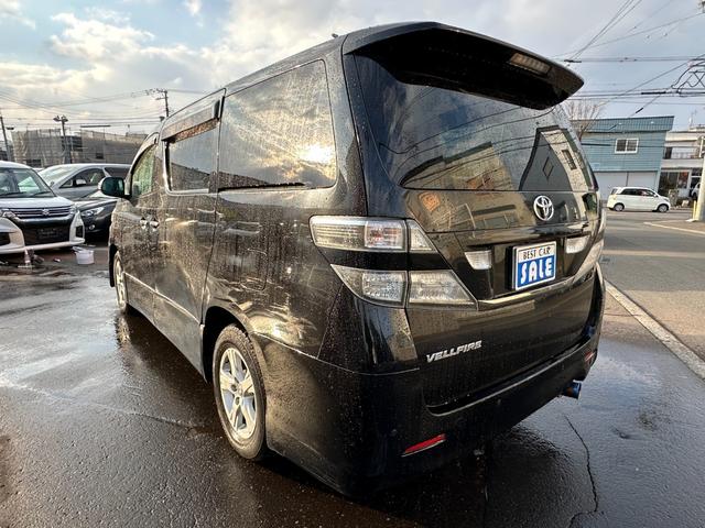 ヴェルファイア ２．４Ｚ　プラチナセレクションＩＩ　４ＷＤ　寒冷地仕様　両側パワースライドドア　Ｂｌｕｅｔｏｏｔｈ　純正ナビ　フルセグＴＶ　バックモニター　パワーバックドア　コーナセンサー　横滑り防止装置　ＥＴＣ　アルミホイール夏　バックモニター（5枚目）