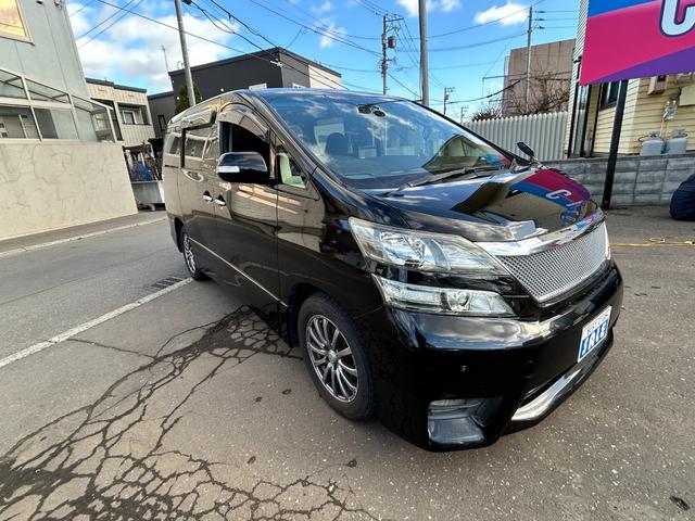 ヴェルファイア ２．４Ｚ　４ＷＤ　両側パワースライドドア　ナビ　横滑り防止装置　コーナーセンサー　ビルトインＥＴＣ　社外１７インチアルミホイール冬　　バックモニター　プッシュスタート（3枚目）