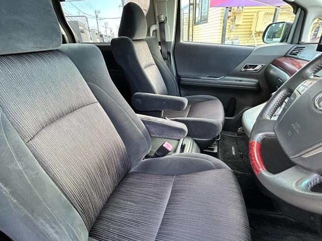 ヴェルファイア ２．４Ｚ　４ＷＤ　両側パワースライドドア　ナビ　横滑り防止装置　コーナーセンサー　ビルトインＥＴＣ　社外１７インチアルミホイール冬　　バックモニター　プッシュスタート（12枚目）