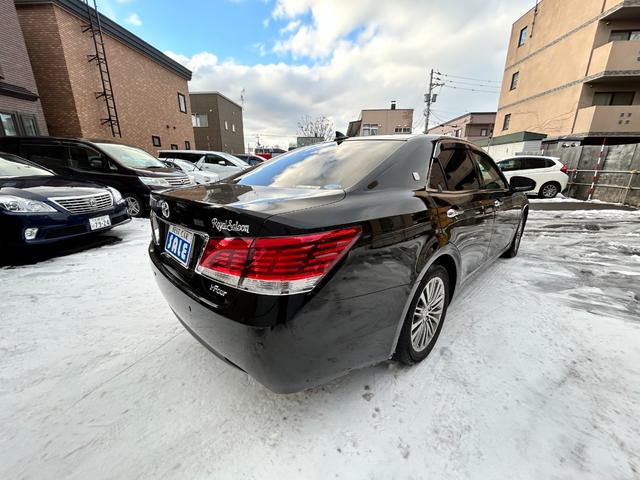 クラウン ロイヤルｉ－Ｆｏｕｒ　ナビバックモニターフルセグＴＶ　エンジンスターター　クルーズコントロール　夏冬タイヤ付き（7枚目）