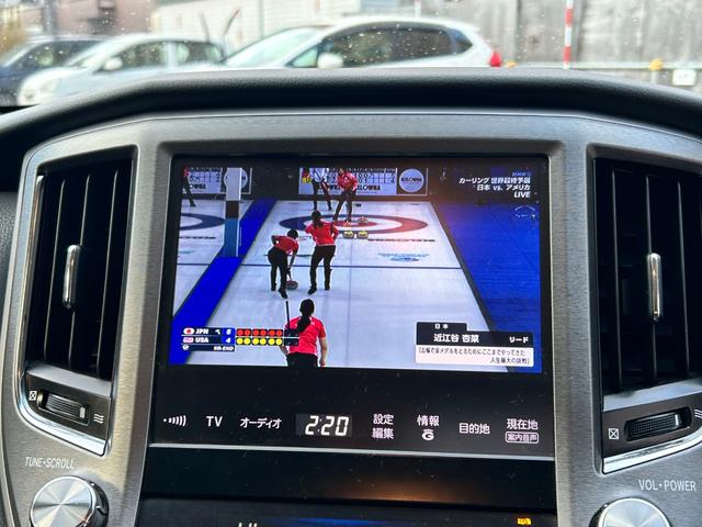 クラウン ロイヤルｉ－Ｆｏｕｒ　ナビバックモニターフルセグＴＶ　エンジンスターター　クルーズコントロール　夏冬タイヤ付き（11枚目）