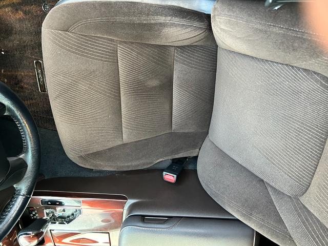 クラウン ロイヤルｉ－Ｆｏｕｒ　ナビバックモニターフルセグＴＶ　エンジンスターター　クルーズコントロール　夏冬タイヤ付き（19枚目）