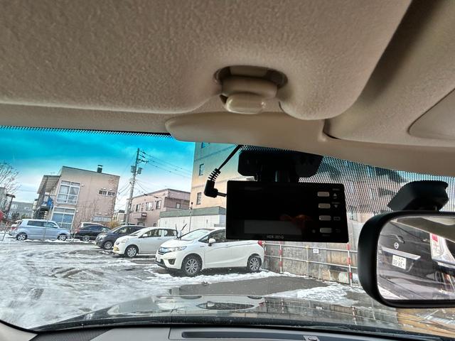 クラウン ロイヤルｉ－Ｆｏｕｒ　ナビバックモニターフルセグＴＶ　エンジンスターター　クルーズコントロール　夏冬タイヤ付き（22枚目）