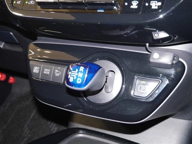 プリウス Ａ　ＰＣＳ　フルセグＴＶ　ＬＥＤランプ　パワーシート　ドライブレコーダー　ＤＶＤ再生可能　４ＷＤ　オートエアコン　ＥＴＣ付　盗難防止システム　ナビ＆ＴＶ　スマートキー　オートクルーズ　寒冷地仕様　ＡＢＳ（6枚目）