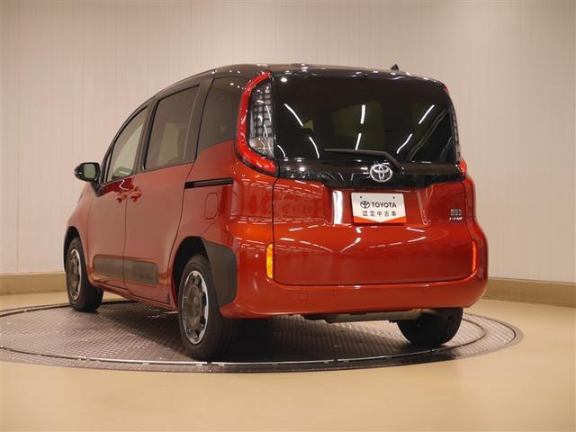 シエンタ ハイブリッドＺ　Ｂカメラ　カーテンエアバック　ＡＣ１００Ｖ　ＡＢＳ　エアバッグ　キーレス　ＬＥＤライト　寒冷地仕様車　オートクルーズコントロール　ミュージックプレイヤー接続可　スマートキー　横滑り防止装置　４ＷＤ（3枚目）