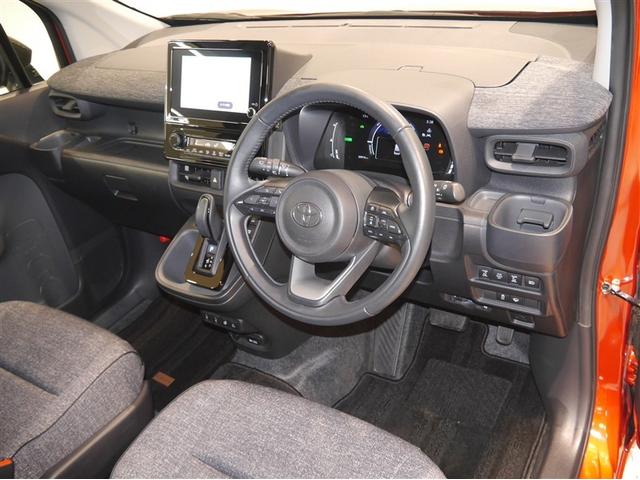 シエンタ ハイブリッドＺ　Ｂカメラ　カーテンエアバック　ＡＣ１００Ｖ　ＡＢＳ　エアバッグ　キーレス　ＬＥＤライト　寒冷地仕様車　オートクルーズコントロール　ミュージックプレイヤー接続可　スマートキー　横滑り防止装置　４ＷＤ（4枚目）