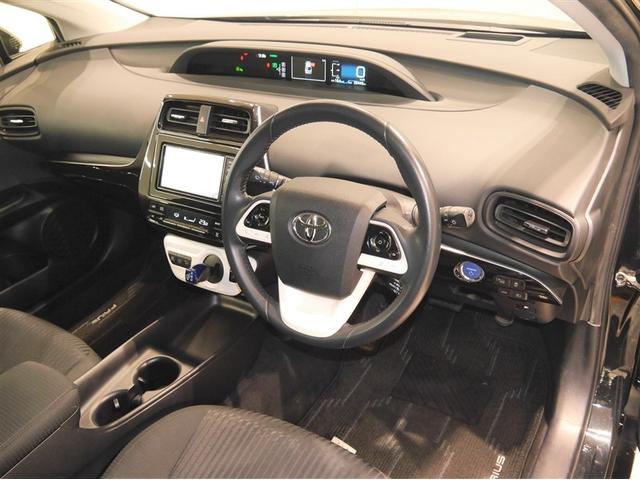 プリウス Sセーフティプラス 横滑り防止装置 エアバッグ ナビTV フルタイム4WD ABS キーレスエントリー オートエアコン クルコン 盗難防止装置 スマ-トキ- 寒冷地仕様 ミュージックプレイヤー接続可 ワンセグ(4枚目)