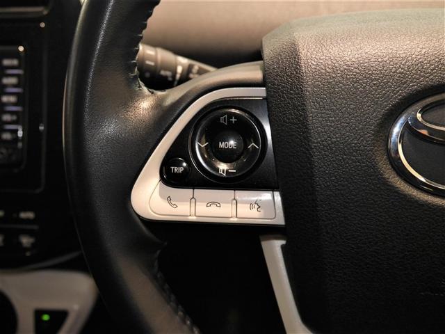 プリウス Sセーフティプラス 横滑り防止装置 エアバッグ ナビTV フルタイム4WD ABS キーレスエントリー オートエアコン クルコン 盗難防止装置 スマ-トキ- 寒冷地仕様 ミュージックプレイヤー接続可 ワンセグ(16枚目)