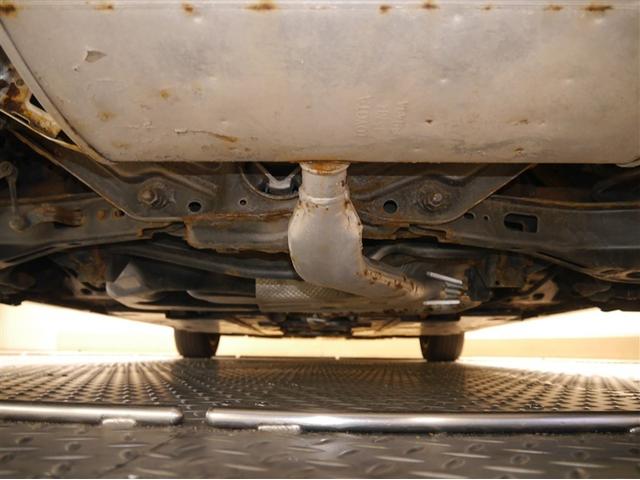 プリウス Sセーフティプラス 横滑り防止装置 エアバッグ ナビTV フルタイム4WD ABS キーレスエントリー オートエアコン クルコン 盗難防止装置 スマ-トキ- 寒冷地仕様 ミュージックプレイヤー接続可 ワンセグ(39枚目)