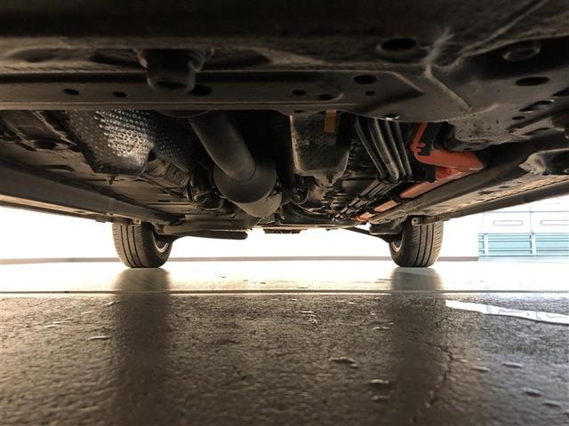 アクア Ｇ　衝突被害軽減装置　ＴＶ　ＡＣ１００　ＬＥＤヘッド　Ｂモニター　オートエアコン　クルーズコントロール　ＡＷ　盗難防止システム　横滑り防止装置　寒冷地仕様　スマートキー　フルセグ　キーレス　４ＷＤ　ＡＢＳ（9枚目）