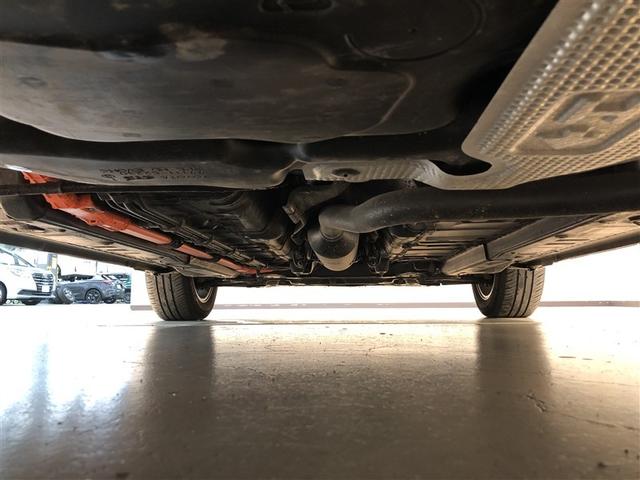 アクア Ｇ　衝突被害軽減装置　ＴＶ　ＡＣ１００　ＬＥＤヘッド　Ｂモニター　オートエアコン　クルーズコントロール　ＡＷ　盗難防止システム　横滑り防止装置　寒冷地仕様　スマートキー　フルセグ　キーレス　４ＷＤ　ＡＢＳ（10枚目）