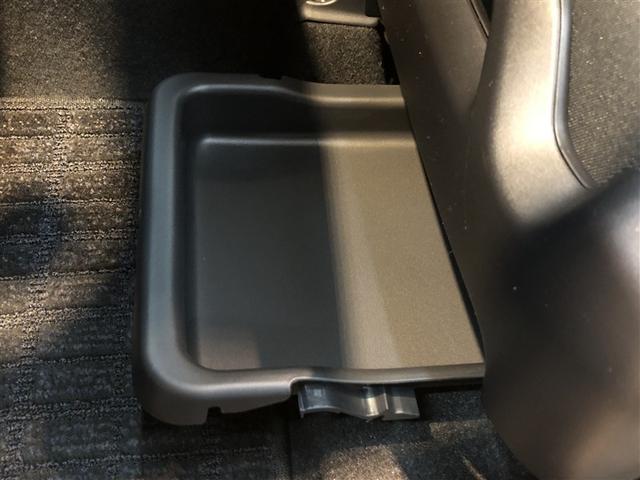 アクア Ｇ　衝突被害軽減装置　ＴＶ　ＡＣ１００　ＬＥＤヘッド　Ｂモニター　オートエアコン　クルーズコントロール　ＡＷ　盗難防止システム　横滑り防止装置　寒冷地仕様　スマートキー　フルセグ　キーレス　４ＷＤ　ＡＢＳ（32枚目）