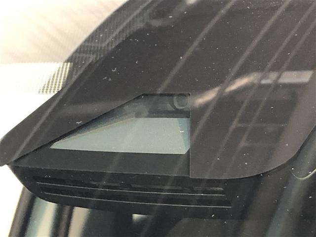 ヤリスクロス ハイブリッドＧ　ＥＳＣ　メディアプレイヤー接続　衝突軽減　ＬＥＤヘッド　寒冷地　盗難防止装置　スマートキー　キーレス　オートエアコン　オートクルーズコントロール　バックカメラ　４ＷＤ　アルミホイール　ＡＢＳ（3枚目）