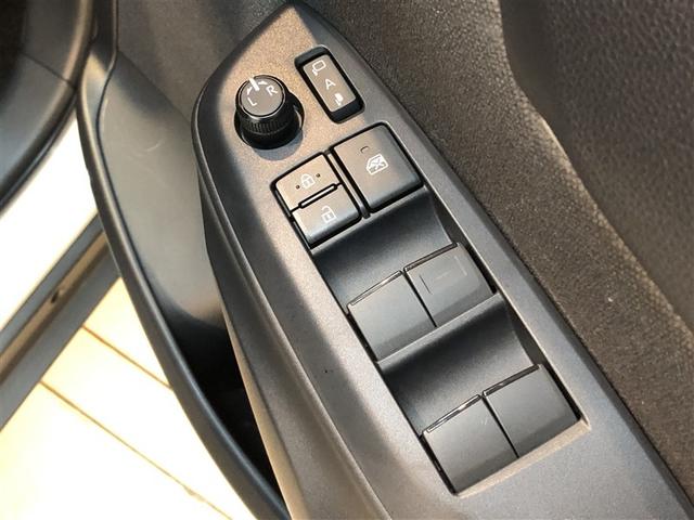 ヤリスクロス ハイブリッドＧ　ＥＳＣ　メディアプレイヤー接続　衝突軽減　ＬＥＤヘッド　寒冷地　盗難防止装置　スマートキー　キーレス　オートエアコン　オートクルーズコントロール　バックカメラ　４ＷＤ　アルミホイール　ＡＢＳ（14枚目）