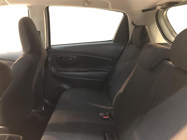 ヴィッツ Ｆ　アルミ　ＰＷ　ＥＳＣ　ＰＳ　キーレスエントリー　切替式４ＷＤ　ＤＶＤ　フルセグテレビ　ＡＢＳ　エアコン　寒冷地　Ｗエアバッグ　メモリーナビゲーション　ナビＴＶ　ミュージックプレイヤー接続可　エアバッグ（10枚目）