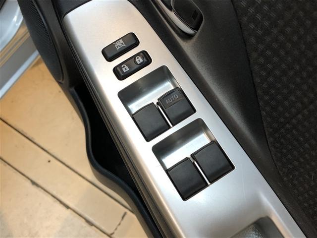 ヴィッツ Ｆ　アルミ　ＰＷ　ＥＳＣ　ＰＳ　キーレスエントリー　切替式４ＷＤ　ＤＶＤ　フルセグテレビ　ＡＢＳ　エアコン　寒冷地　Ｗエアバッグ　メモリーナビゲーション　ナビＴＶ　ミュージックプレイヤー接続可　エアバッグ（12枚目）