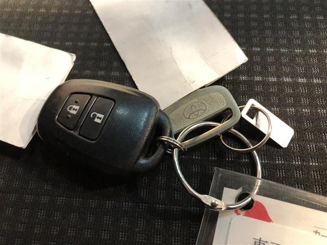 ヴィッツ Ｆ　アルミ　ＰＷ　ＥＳＣ　ＰＳ　キーレスエントリー　切替式４ＷＤ　ＤＶＤ　フルセグテレビ　ＡＢＳ　エアコン　寒冷地　Ｗエアバッグ　メモリーナビゲーション　ナビＴＶ　ミュージックプレイヤー接続可　エアバッグ（16枚目）