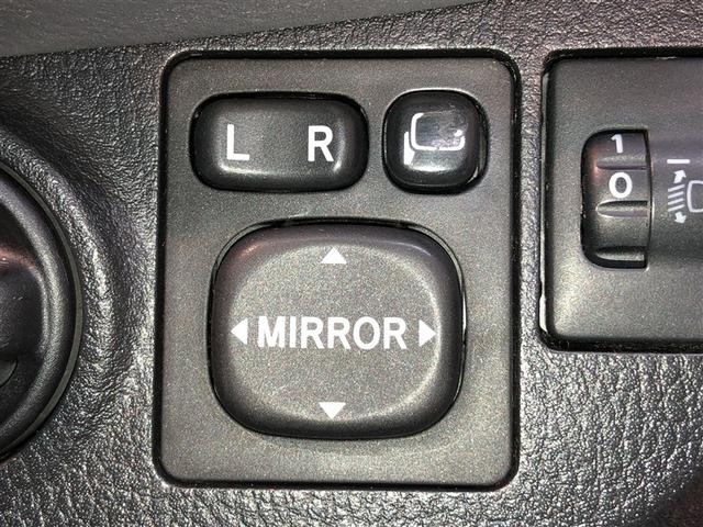 ヴィッツ Ｆ　アルミ　ＰＷ　ＥＳＣ　ＰＳ　キーレスエントリー　切替式４ＷＤ　ＤＶＤ　フルセグテレビ　ＡＢＳ　エアコン　寒冷地　Ｗエアバッグ　メモリーナビゲーション　ナビＴＶ　ミュージックプレイヤー接続可　エアバッグ（19枚目）