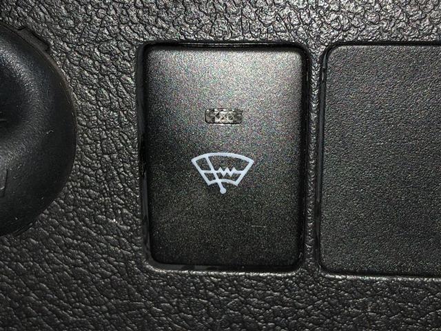 ヴィッツ Ｆ　アルミ　ＰＷ　ＥＳＣ　ＰＳ　キーレスエントリー　切替式４ＷＤ　ＤＶＤ　フルセグテレビ　ＡＢＳ　エアコン　寒冷地　Ｗエアバッグ　メモリーナビゲーション　ナビＴＶ　ミュージックプレイヤー接続可　エアバッグ（21枚目）