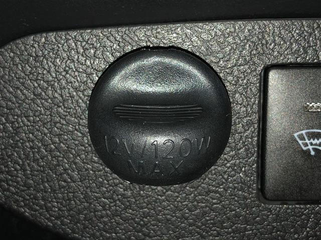 ヴィッツ Ｆ　アルミ　ＰＷ　ＥＳＣ　ＰＳ　キーレスエントリー　切替式４ＷＤ　ＤＶＤ　フルセグテレビ　ＡＢＳ　エアコン　寒冷地　Ｗエアバッグ　メモリーナビゲーション　ナビＴＶ　ミュージックプレイヤー接続可　エアバッグ（22枚目）