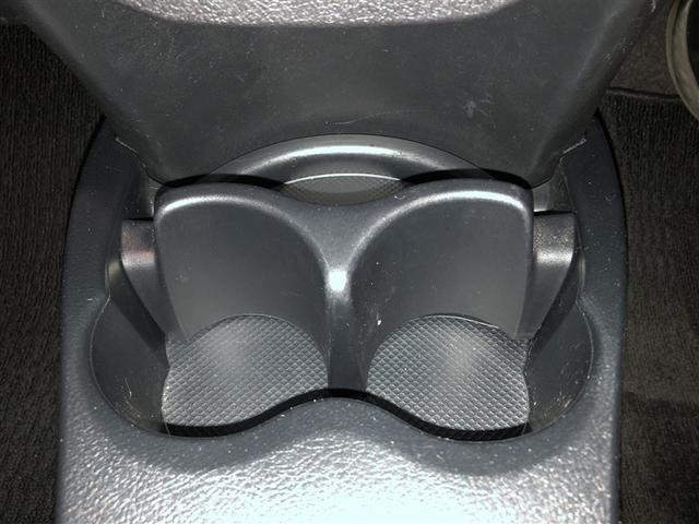 ヴィッツ Ｆ　アルミ　ＰＷ　ＥＳＣ　ＰＳ　キーレスエントリー　切替式４ＷＤ　ＤＶＤ　フルセグテレビ　ＡＢＳ　エアコン　寒冷地　Ｗエアバッグ　メモリーナビゲーション　ナビＴＶ　ミュージックプレイヤー接続可　エアバッグ（25枚目）