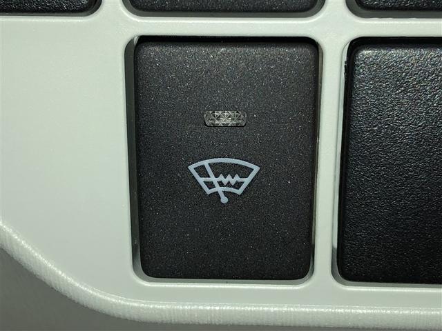 プリウス Ｓ　アイドリングストップ搭載　Ｂモニタ－　ＡＵＸ接続可　インテリキー　デュアルエアバック　エアＢ　イモビライザー　ナビＴＶ　ＡＵＴＯエアコン　横スベリ防止　アルミホイール　ＥＴＣ装備　ＡＢＳ　リモコンキー（25枚目）