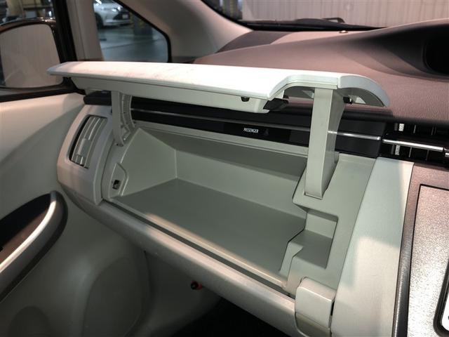 プリウス Ｓ　アイドリングストップ搭載　Ｂモニタ－　ＡＵＸ接続可　インテリキー　デュアルエアバック　エアＢ　イモビライザー　ナビＴＶ　ＡＵＴＯエアコン　横スベリ防止　アルミホイール　ＥＴＣ装備　ＡＢＳ　リモコンキー（31枚目）