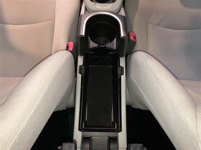 プリウス Ｓ　アイドリングストップ搭載　Ｂモニタ－　ＡＵＸ接続可　インテリキー　デュアルエアバック　エアＢ　イモビライザー　ナビＴＶ　ＡＵＴＯエアコン　横スベリ防止　アルミホイール　ＥＴＣ装備　ＡＢＳ　リモコンキー（32枚目）