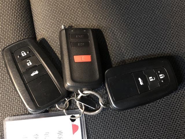 カローラ ハイブリッド　Ｇ－Ｘ　エアコン　ＬＥＤライト　フルセグＴＶ　ＥＳＣ　クルーズコントロール　ＡＢＳ　盗難防止システム　メモリーナビ　アイドリングストップ　４ＷＤ　寒冷地仕様　スマートキー　衝突被害軽減システム　ＥＴＣ（22枚目）