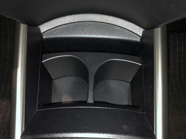 カローラフィールダー ＥＸ　Ｂカメラ　衝突回避システム　イモビライザー　寒冷地仕様　横滑り防止装置　ナビ　ＡＵＸ　パワーウィンドウ　エアコン　スマートキー　パワーステアリング　エアバッグ　４ＷＤ　メモリーナビ　ＡＢＳ　ＥＴＣ（29枚目）