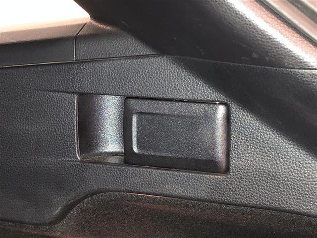 ���Q�b�W���[���f�b�L�T�C�h�̃n���h�����������ƂŁA���A�V�[�g��|�����Ƃ��ł��܂��B