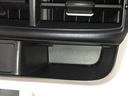 シフト付近には、ちょっとした小物入れスペースもございます♪