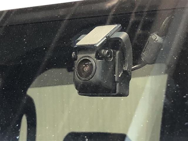 ノア Ｓｉ　ダブルバイビーＩＩ　バックモニター　クルコン　ＬＥＤヘッド　ドラレコ　ＥＴＣ　寒冷地仕様　４ＷＤ　スマートキー　ＤＶＤ　ナビ＆ＴＶ　３列シート　横滑り防止　盗難防止装置　アイドリングストップ　メモリーナビ　アルミホイール（5枚目）