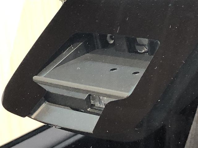 ポルテ Ｘ　スマートキー　キーレス　ＴＶナビ　助手席エアバック　運転席エアバッグ　４ＷＤ　盗難防止システム　寒冷地仕様　横滑り防止機能　ウォークスルー　メモリーナビ　パワーステアリング　ＡＢＳ　オートエアコン（4枚目）