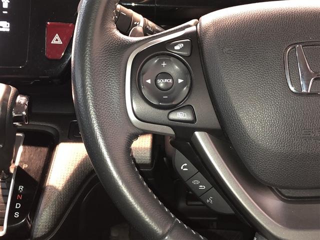 ステップワゴンスパーダ スパーダ オートエアコン 両電動スライドドア ETC車載器 フルタイム4WD LEDライト ミュージックプレイヤー接続可 横滑り防止装置 盗難防止システム スマートキー 3列シート メモリーナビ DVD再生(16枚目)