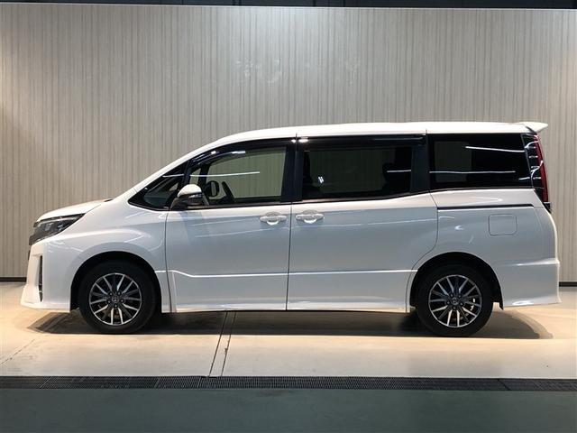 ノア Ｓｉ　フルタイム４ＷＤ　ナビ＆ＴＶ　両側オートスライドドア　リアクーラー　ＬＥＤヘッドライト　スマートキー　クルーズコントロール　フルセグ　ＥＳＣ　フルフラット　寒冷地仕様車　３列シート　ＥＴＣ車載器（7枚目）